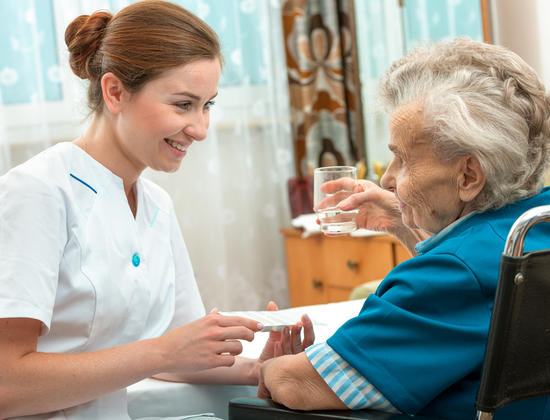 Les études pour devenir aide soignant 