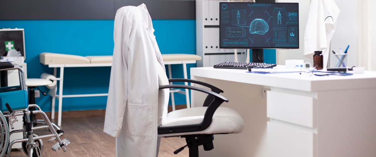 Isolez phoniquement votre salle d’attente avec une porte de cabinet medical capitonnée