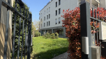 À Louer - Locaux Professionnels avec Places de Parking