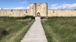 Aigues-Mortes intra-muros – Cabinet calme 32 m² – Idéal libéral