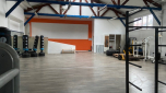 Cabinets ou centre médical à créer dans grand loft industriel.