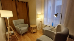 Location sur la Place de la Nation - Salle au deux fauteuils