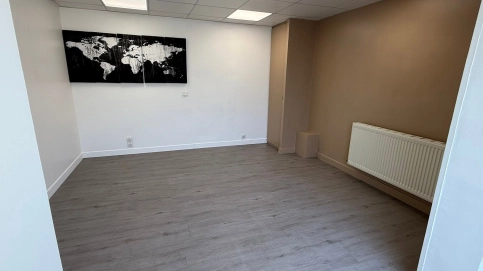 Location cabinet 94 (limite 77 et 91)