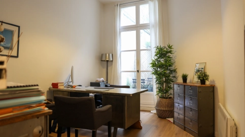 Bureaux 70 m2/ 3 bureaux à vendre Paris 16eme