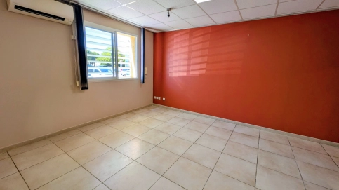 Bureau / local professionnel / cabinet médical 38 m² – centre de