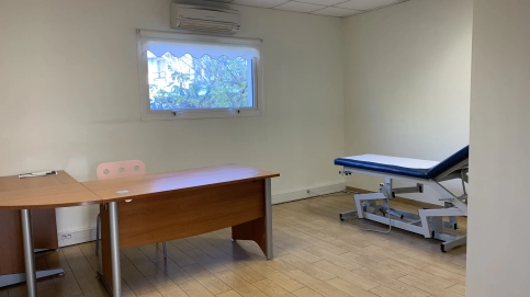 Bureau médical 20 m² – Neuf & PMR – Pessac (Tram B / Parking)
