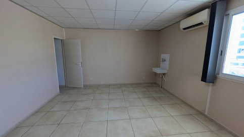 Bureau / local professionnel / cabinet médical 38 m² – centre de