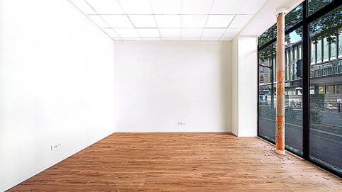 Local commercial de 76 m² de plein pied