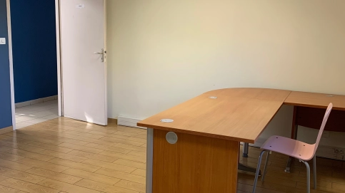 Bureau médical 20 m² – Neuf & PMR – Pessac (Tram B / Parking)