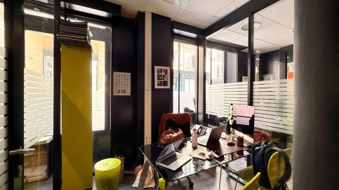 LOCAL COMMERCIAL D'EXCEPTION 675 M²  À VENDRE