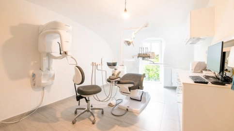 2021-07-06_centre_medical_des_barrages_-2_1.jpg Recherche collaborateur dentiste , plusieurs jours / semaines