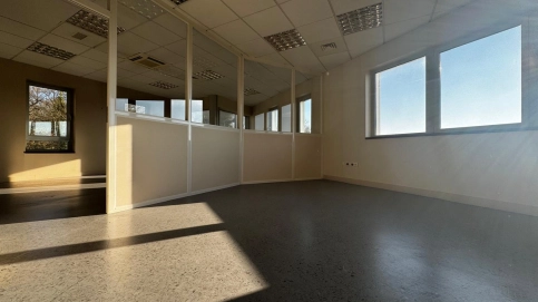 AGNETZ / CLERMONT – LOCAUX MÉDICAUX ET PARAMÉDICAUX À LOUER – DE