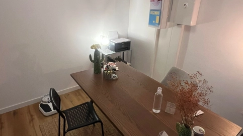 Bureau dans cabinet paramédical