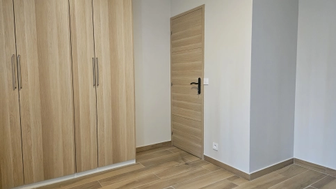 A louer cabinets professionnels en plein centre ville.