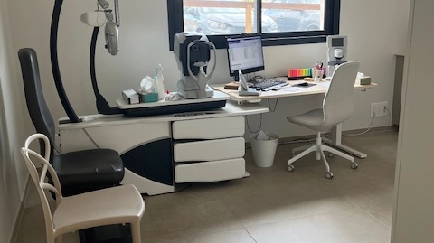 (13) Très beau cabinet de 42 m2 au sein du Pôle Santé et Enfants