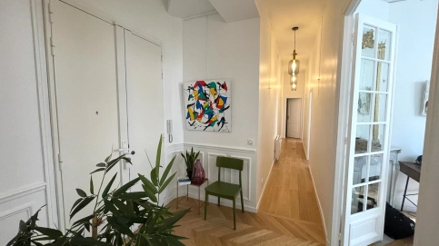 A VENDRE Paris 15e - lisière Breteuil 7e local prof. 90m2