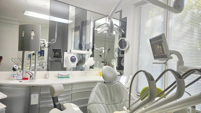 75012  VENTE CABINET DENTAIRE 2 PRATICIENS