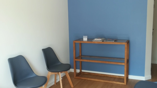 BUREAU CALME ET LUMINEUX DANS CABINET PARAMEDICAL - MERIGNAC