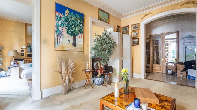 À vendre à Paris Auteuil appartement de 2/3 pièces de 61 m2 RDC