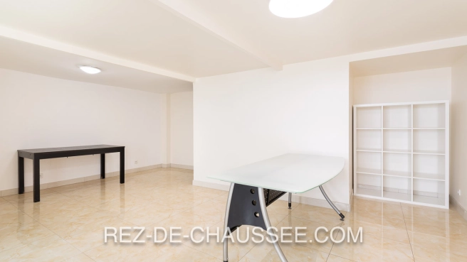 POPINCOURT LOCAL TRES BON ETAT IDEAL MEDECIN DENTISTE PARAMEDICAL