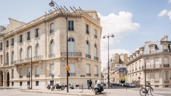 A vendre Paris 16e Triangle d'or - RdC surface commerciale 105 m2