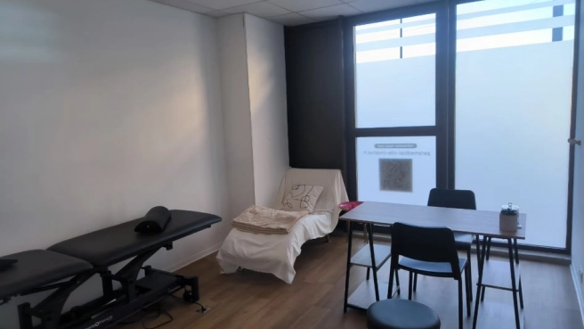 Location bureau lumineux cabinet paramédical