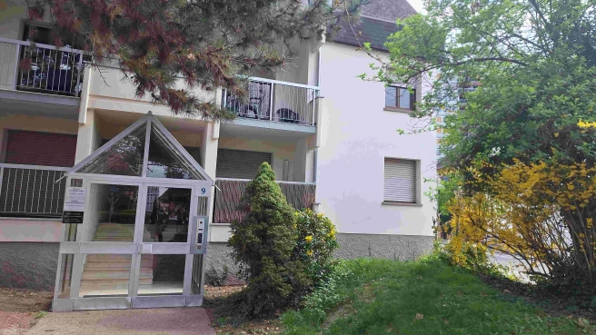 kinésithérapeute cède local suite cessation activité