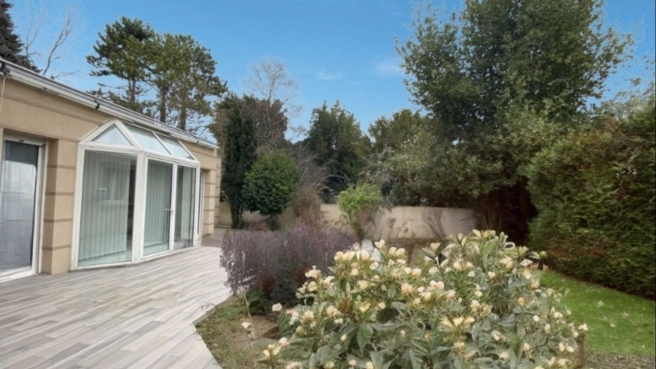 à Louer - Bureau/cabinet de standing au RDC - 70,5m2