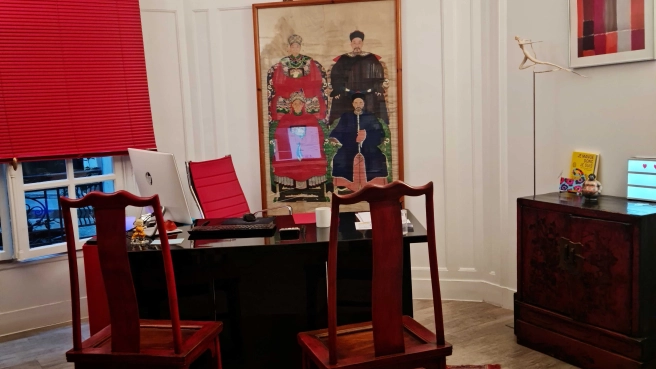 LOUE BUREAU  DANS CABINET MEDICAL