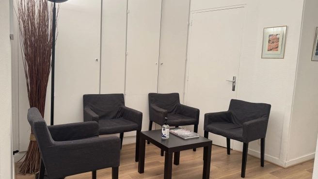 Bureaux 70 m2/ 3 bureaux à vendre Paris 16eme