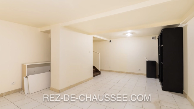 POPINCOURT LOCAL TRES BON ETAT IDEAL MEDECIN DENTISTE PARAMEDICAL