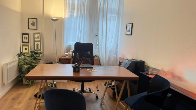 Bureaux 70 m2/ 3 bureaux à vendre Paris 16eme