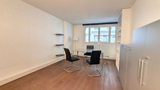 Bureaux avec terrasse et parking, idéal profession libérale