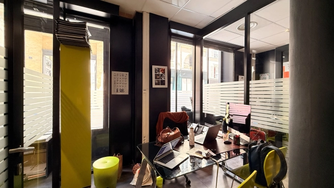 LOCAL COMMERCIAL D'EXCEPTION 675 M²  À VENDRE
