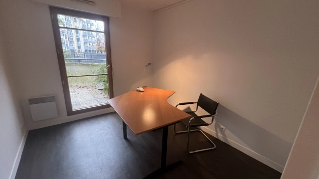Idéal profession libérale, local commercial avec une terrasse
