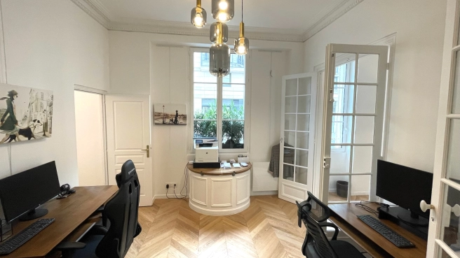 A VENDRE Paris 15e - lisière Breteuil 7e local prof. 90m2