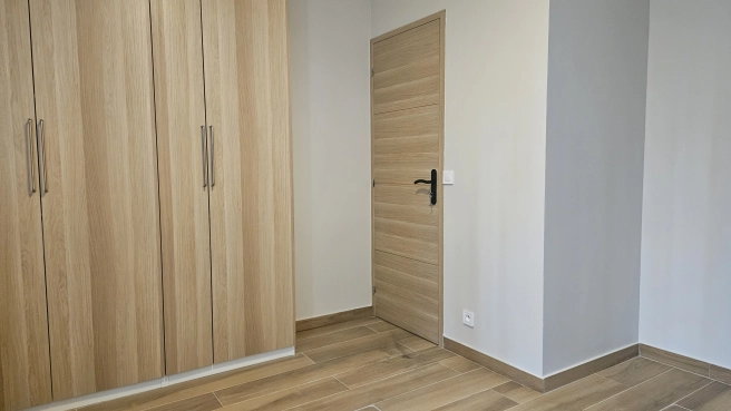 A louer cabinets professionnels en plein centre ville.