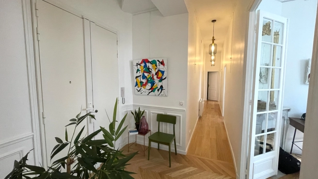 A VENDRE Paris 15e - lisière Breteuil 7e local prof. 90m2