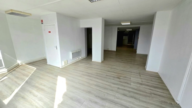 À LOUER - LOCAL MÉDICAL / PARAMÉDICAL - 145m² - LENS PROCHE CENTR